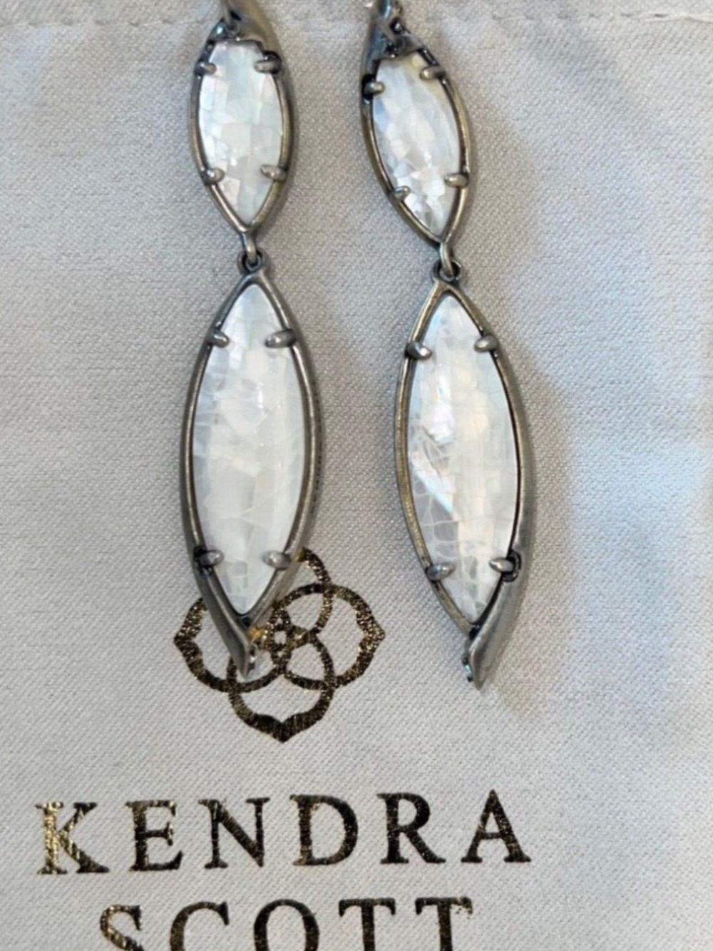 KENDRA SCOTT earrings Maisey Antique Silver Crackle Ivory Mother of Pearl! EUC